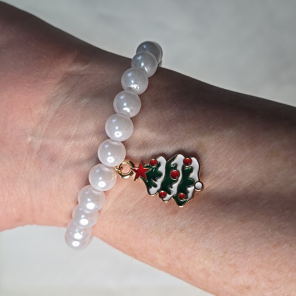 Christmas Tree Charm Pearly Bracelet